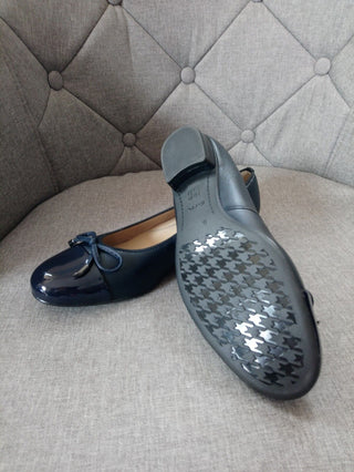 Ara shoes Flat Pumps Navy size Us 7 UK 5