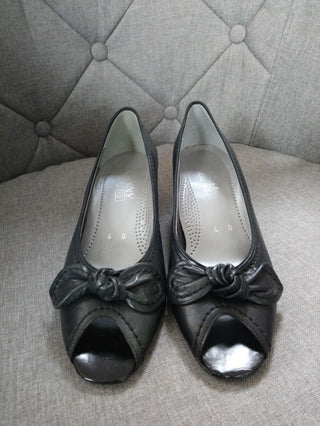 Jenny Shoes Heels Size 4 black