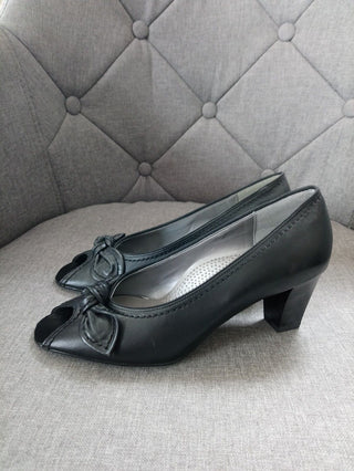 Jenny Shoes Heels Size 4 black