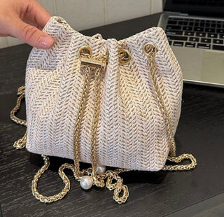 Shein Fashionable Woven Straw Bucket Bag With Gold Chain And Drawstring Closure