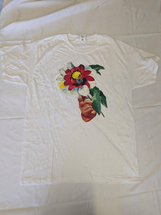 Fruit of the loom white t shirt flowers Medium