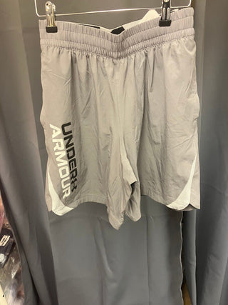 Men’s under armour graphic shorts. S